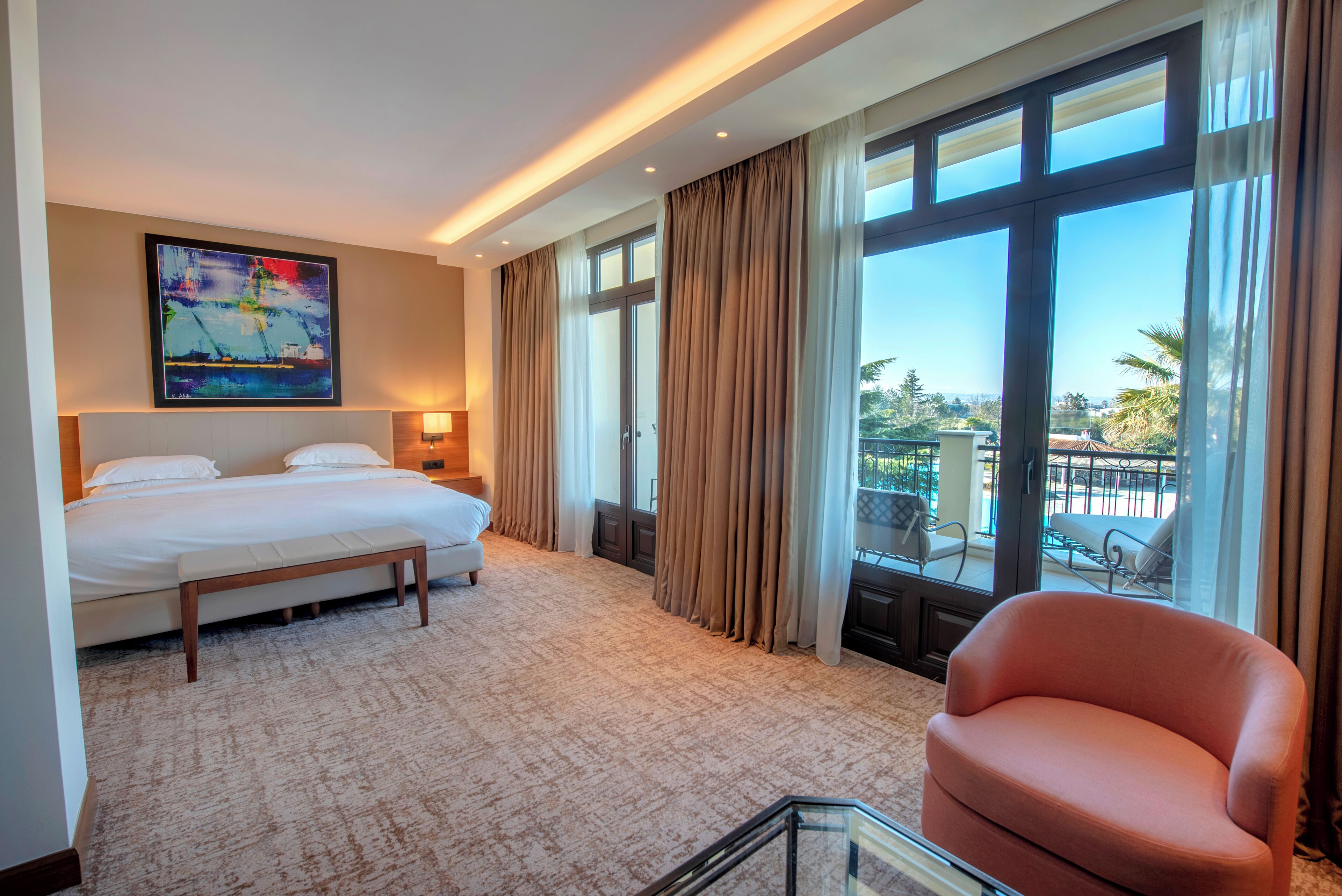 deluxe room, 1 king bed, pool view (club access) | premium bedding, minibar, in-room safe, desk