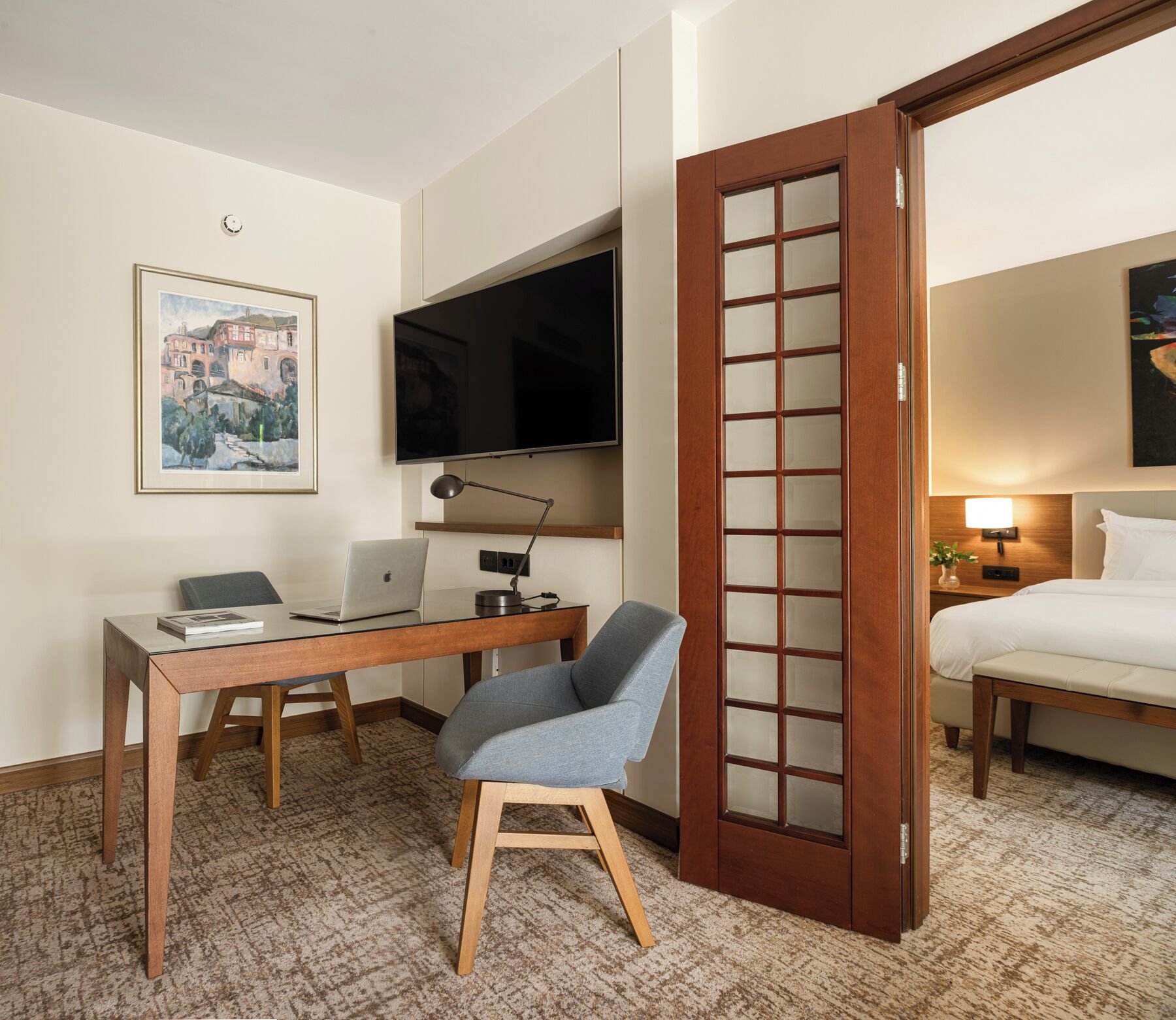 regency, suite, 1 king bed | in-room business centre