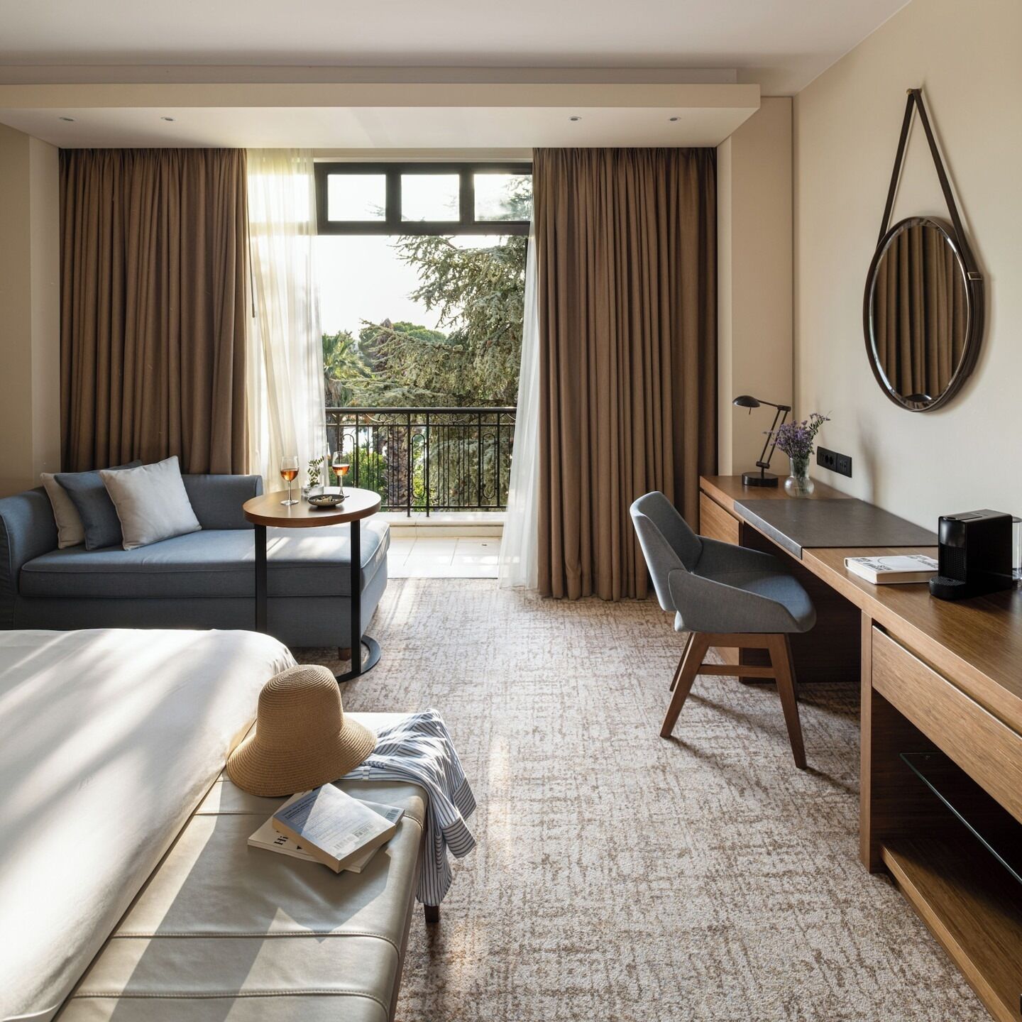 Premium bedding, in-room safe, desk, blackout drapes