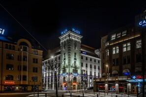 Façade de l’hébergement  – soirée/nuit