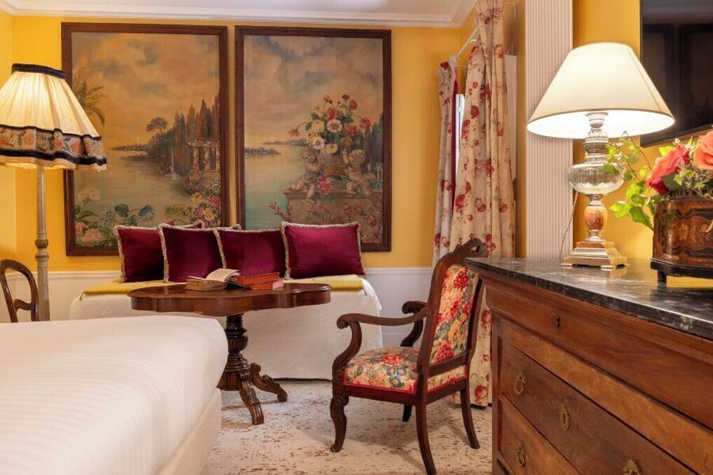 junior suite | 1 bedroom, in-room safe, desk, laptop workspace