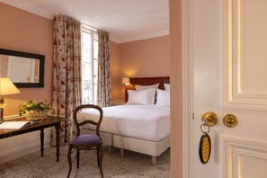 Superior Room, Balcony | In-room safe, desk, laptop workspace, soundproofing - Hôtel Le Saint-Grégoire (Paris)
