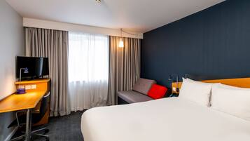 Standard Room, 1 Double Bed with Sofa bed (with Free Hot Breakfast) | Desk, laptop workspace, iron/ironing board, WiFi (free)