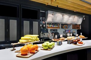 Breakfast and dinner served