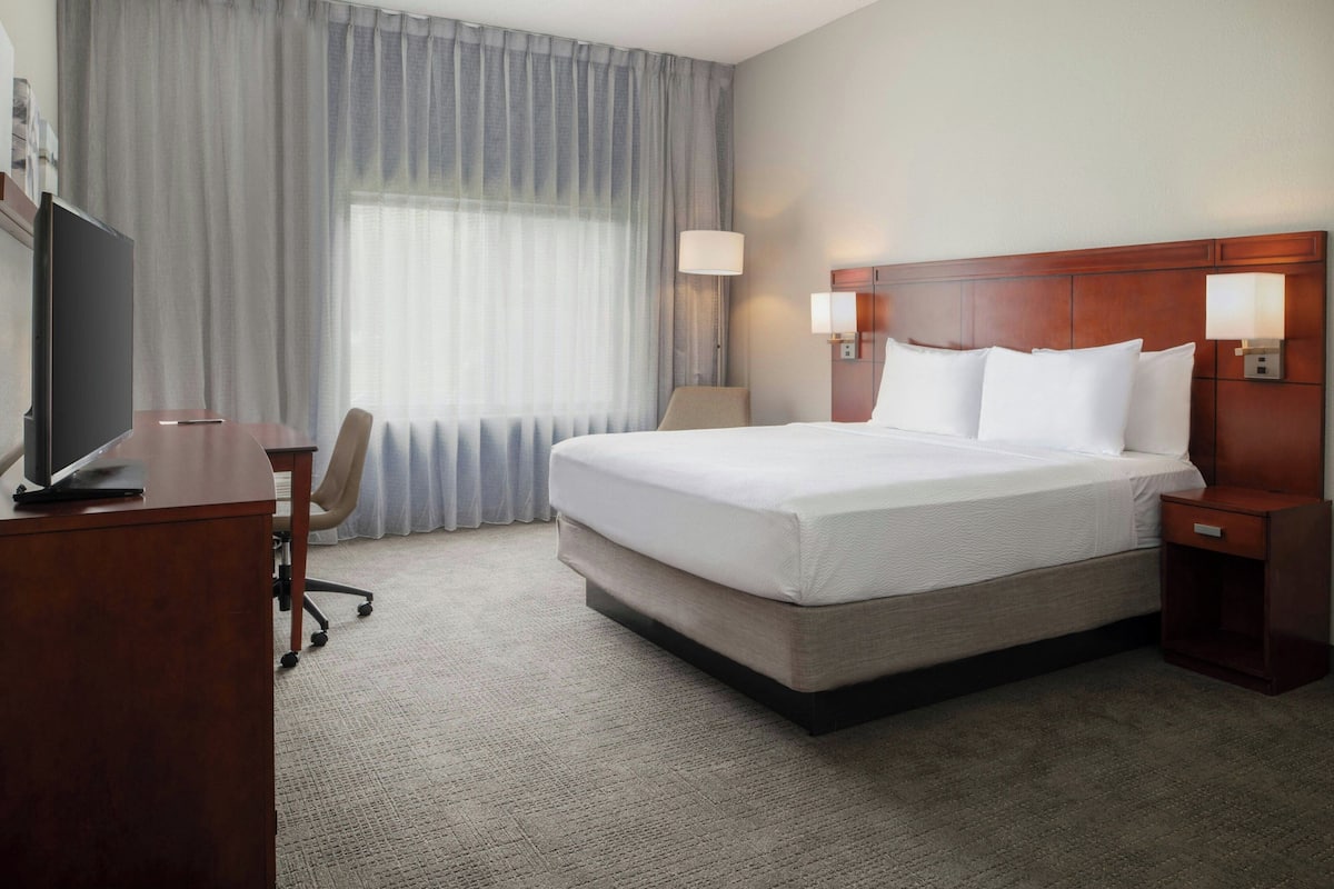 Premium bedding, pillow-top beds, in-room safe, desk