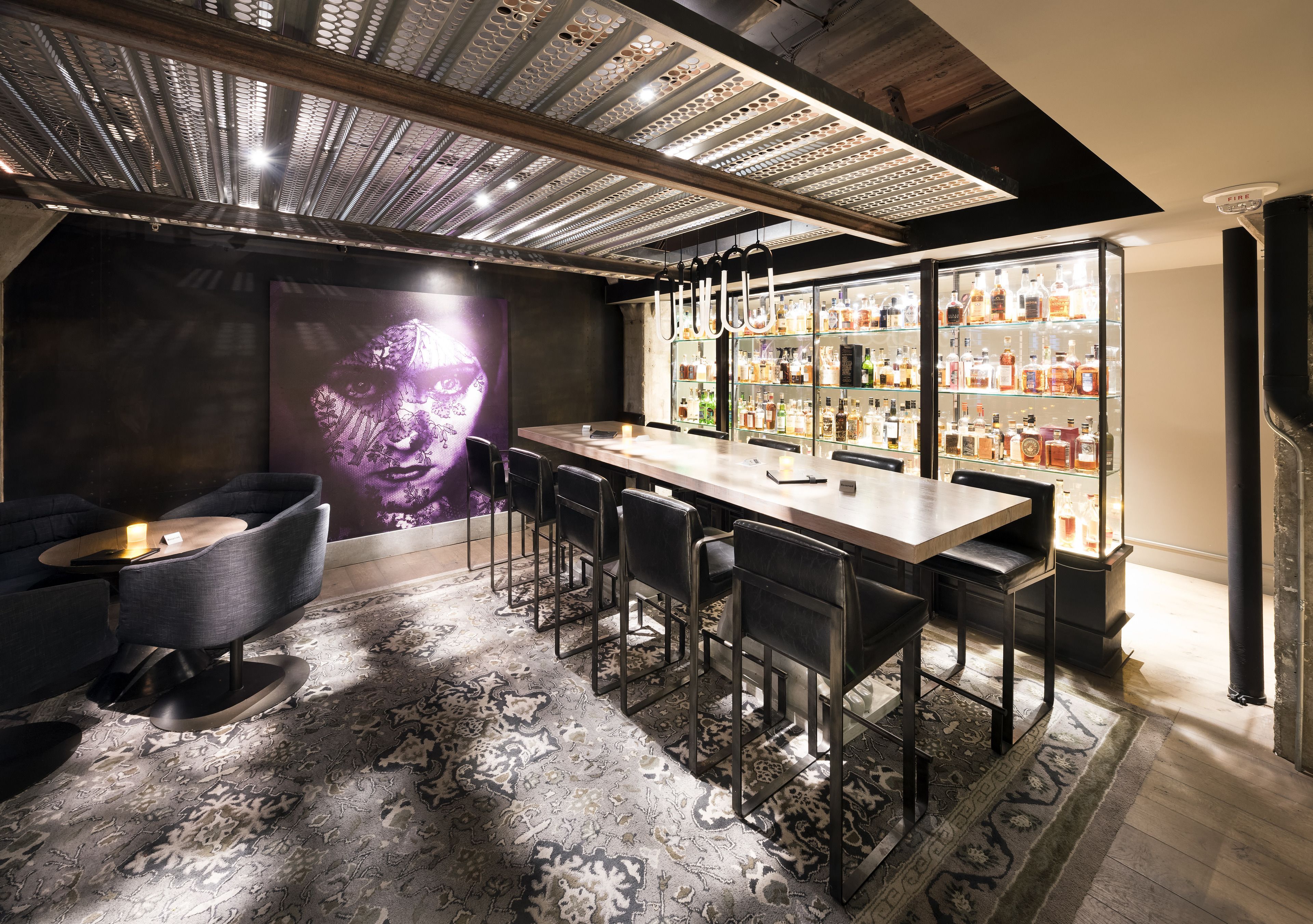 Bar lounge