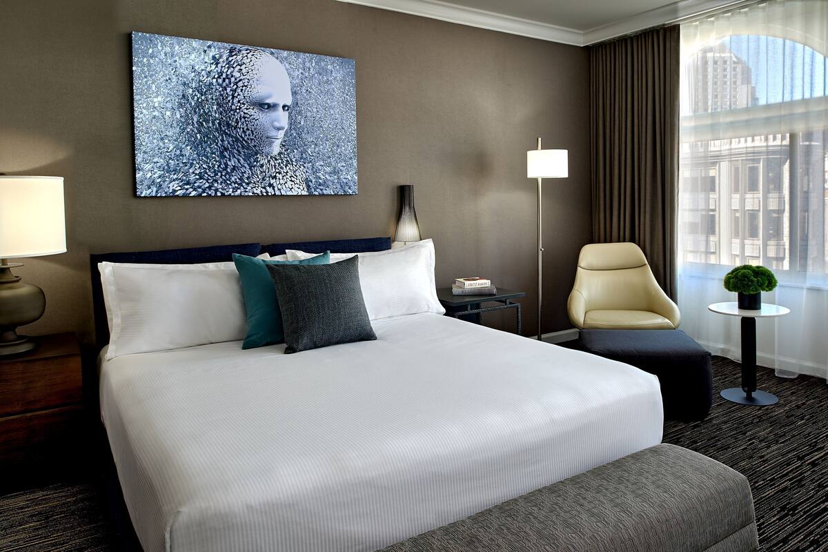 Premium bedding, in-room safe, desk, blackout drapes