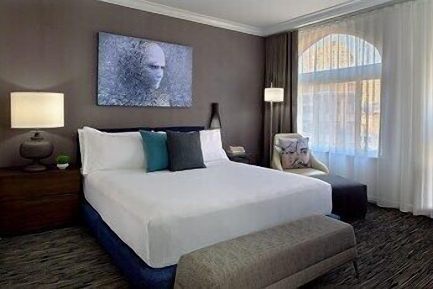 Premium bedding, in-room safe, desk, blackout drapes