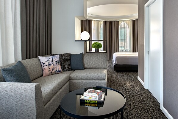 Junior Suite, 1 King Bed, City View, Corner | Premium bedding, in-room safe, desk, blackout drapes