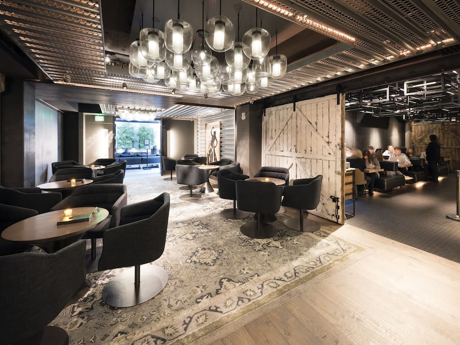 Breakfast and dinner served