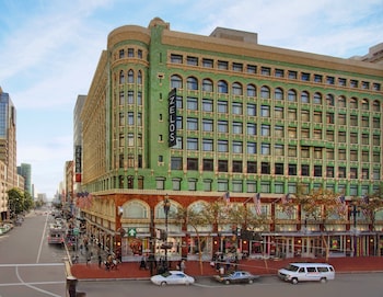 Hotel exterior and entrance at Hotel Zelos San Francisco