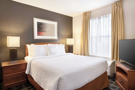 Ropa de cama de alta calidad y colchones con pillow-top . TownePlace Suites Gaithersburg by Marriott