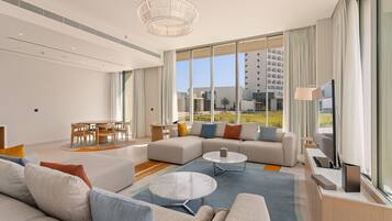 Hochwertige Bettwaren, Daunenbettdecken, Minibar, Zimmersafe