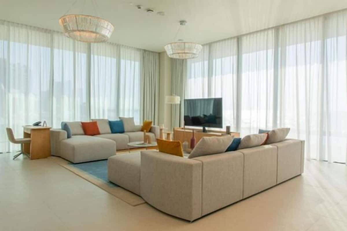 Living area | 50-inch Smart TV with digital channels