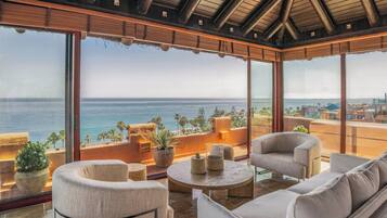 Penthouse (Duplex Suite) | Free WiFi, bed sheets