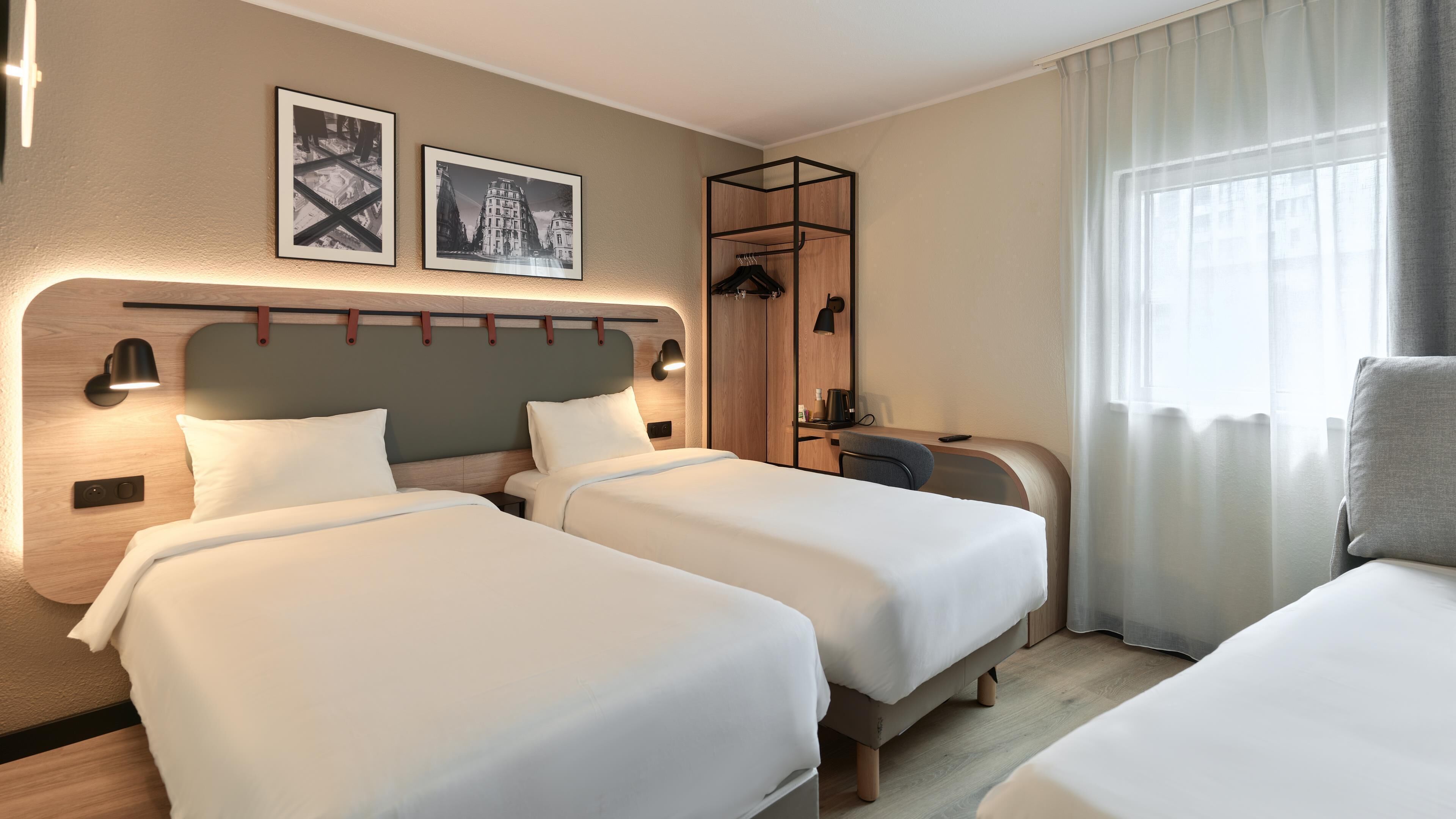 Ropa de cama de alta calidad, escritorio, cortinas opacas