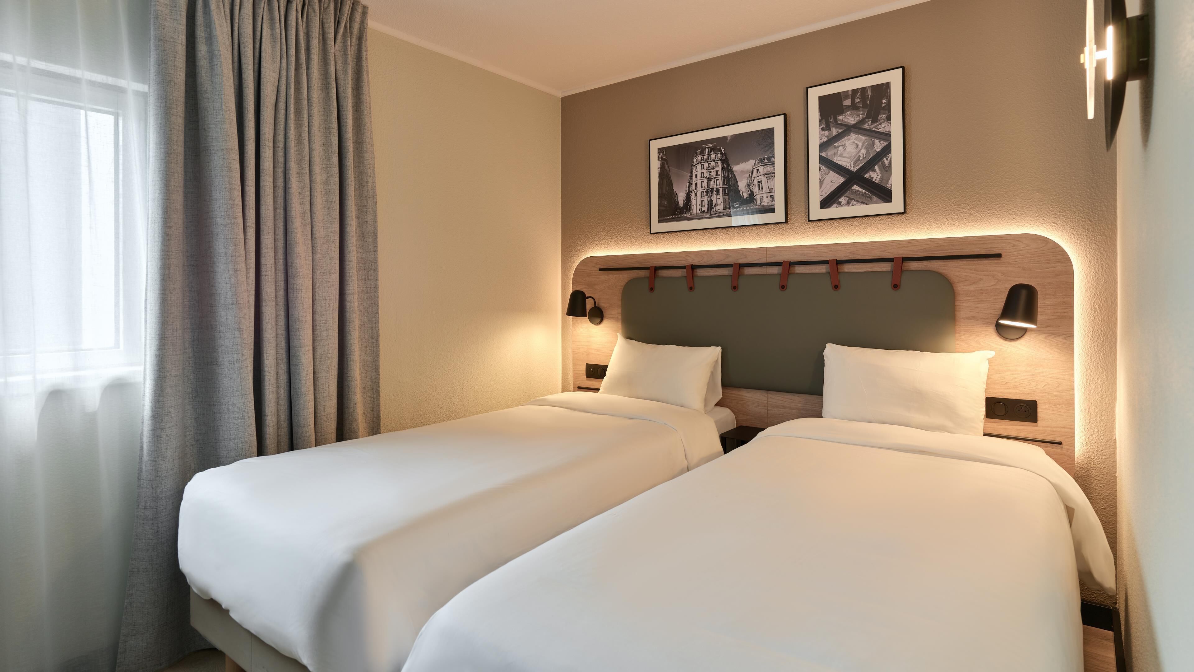 Habitación estándar, 2 camas individuales | Ropa de cama de alta calidad, escritorio, cortinas opacas