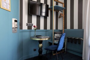 Kamer (Classic) | Luxe beddengoed, een kluis op de kamer, een bureau, een laptopwerkplek