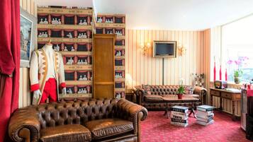 Coin salon dans le hall