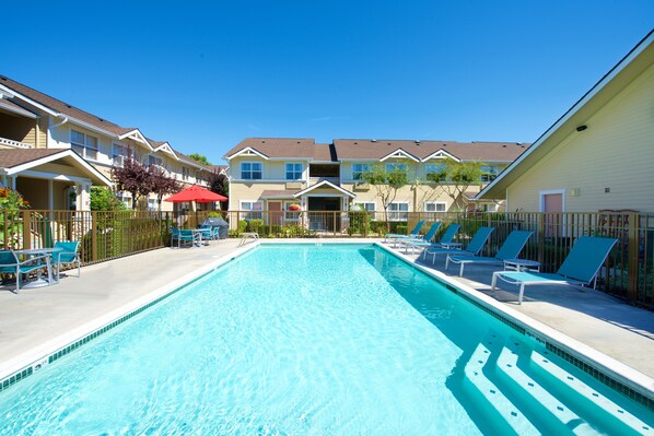 Alberca al aire libre por temporada 