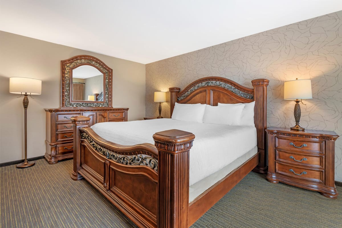 Habitación de luna de miel, 1 cama King size, para no fumadores, chimenea | Escritorio y espacio para trabajar con laptop