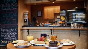 Se sirven comidas, cenas y brunch 