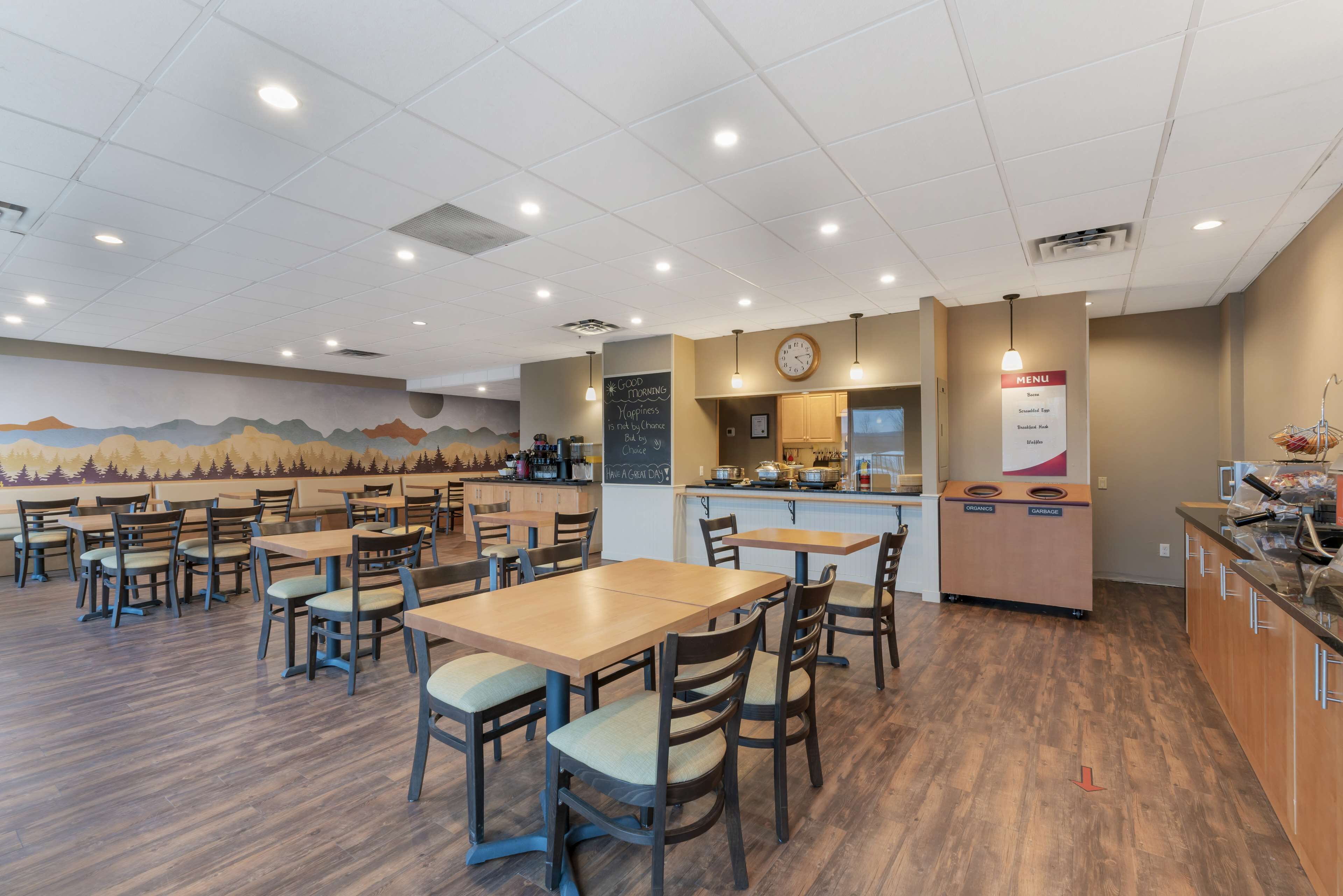 Free daily continental breakfast 