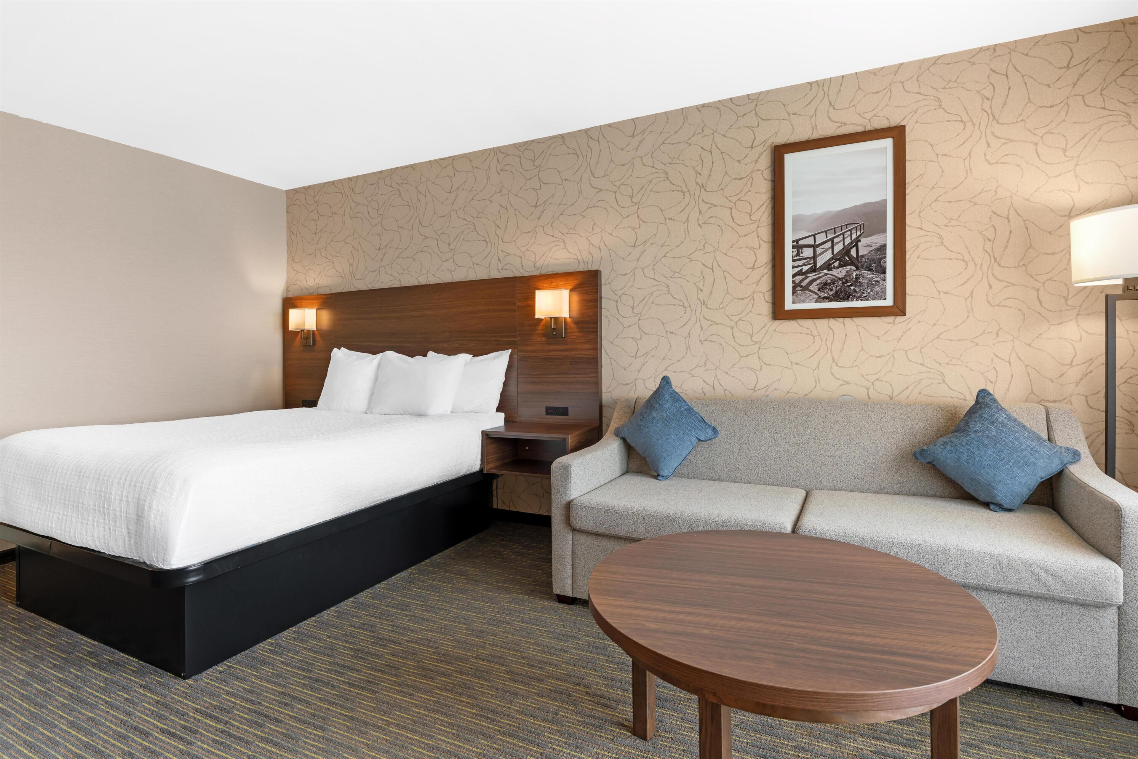 Escritorio y espacio para trabajar con laptop 