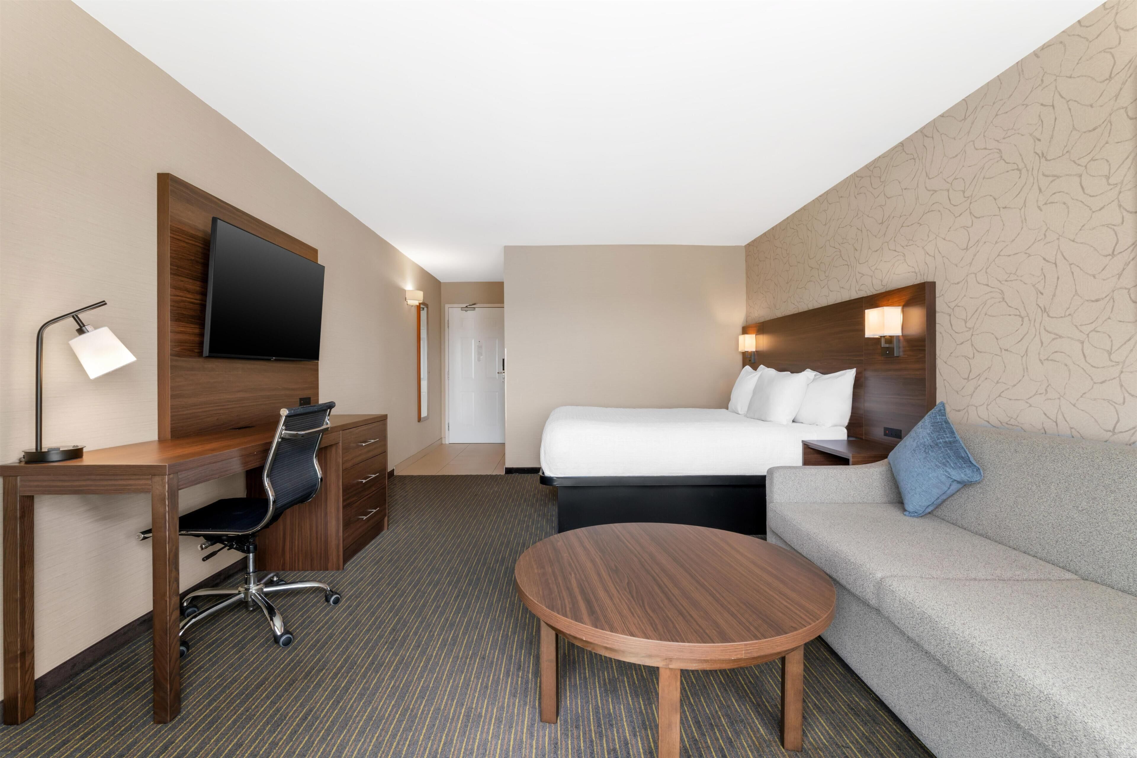 Escritorio y espacio para trabajar con laptop 