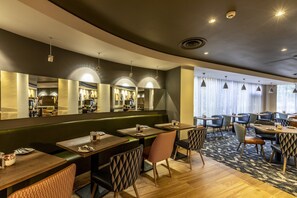 Breakfast, lunch and dinner served - Holiday Inn London - Regent's Park by IHG (London)