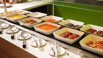 Daily full breakfast (GBP 16.95 per person)