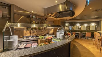 Se sirven desayunos, comidas y cenas