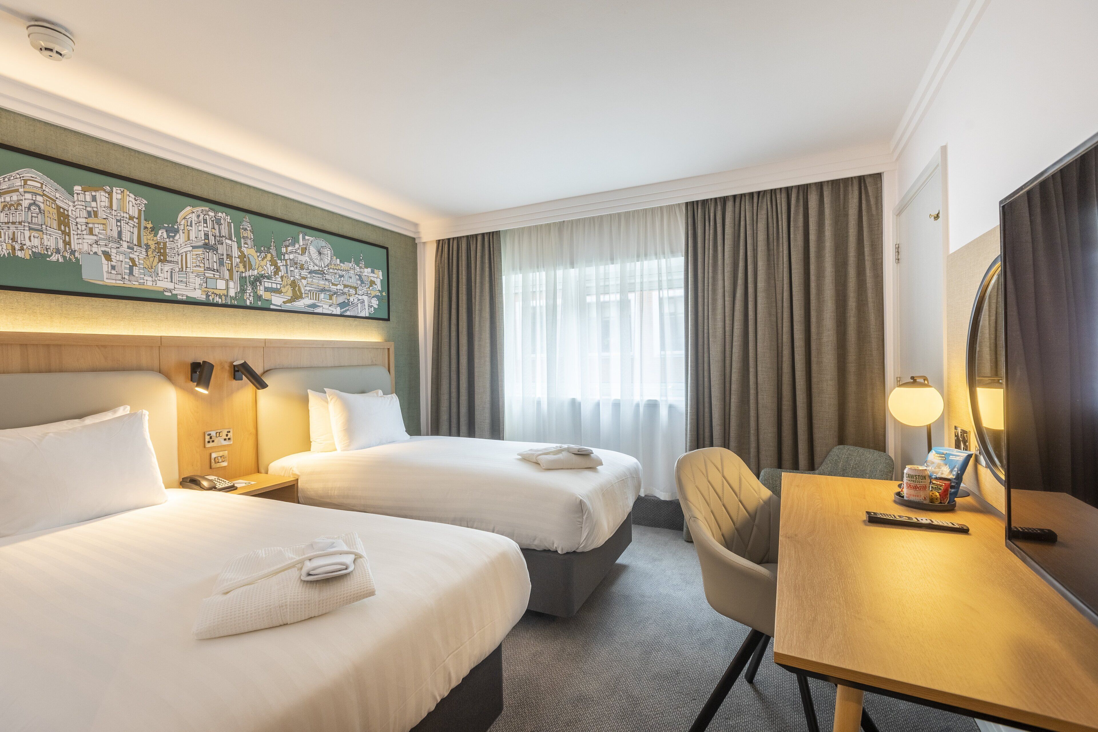 1 bedroom, minibar, in-room safe, desk