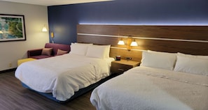Chambre Standard, 2 grands lits, non-fumeur (with Single Sofabed) | Lit avec matelas à plateau-coussin, bureau
