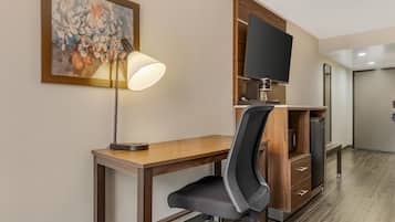 1 chambre, surmatelas, bureau