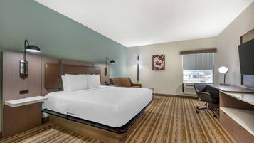 Standaard kamer, 1 kingsize bed, toegankelijk voor mindervaliden (with Sofabed) | Een kluis op de kamer, een strijkplank/strijkijzer, gratis babybedden