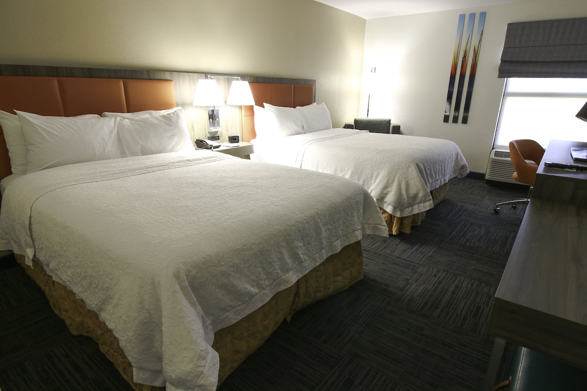 2 QUEEN BEDS NONSMOKING | Desk, iron/ironing board, free cribs/infant beds, rollaway beds