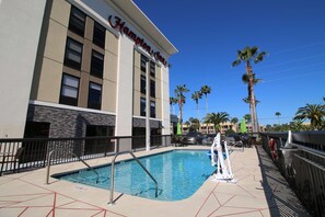 One King Bed, Non-Smoking, Accessible | Pool | Outdoor pool
