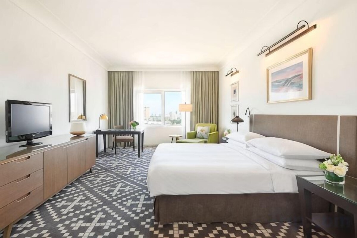 Minibar, in-room safe, desk, soundproofing
