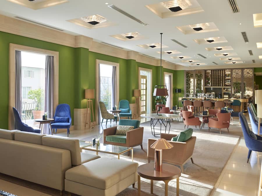 2 bars/lounges, sports bar
