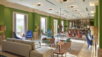 2 bars/lounges, sports bar