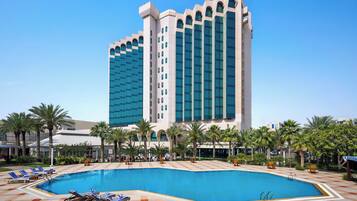 Piscina interna, piscina externa