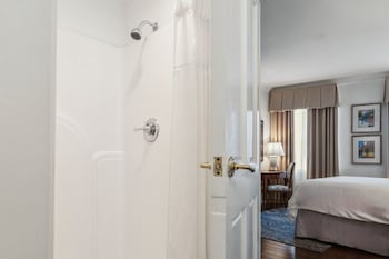 Standard Room, 1 King Bed, Accessible (Mobility, Transfer Shower) | Premium bedding, pillowtop beds, in-room safe, desk at voco St. James, an IHG hotel