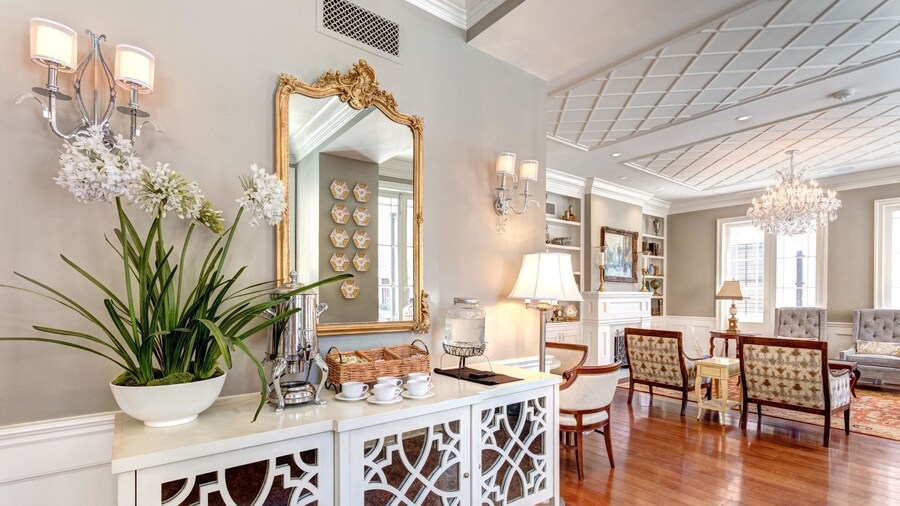 voco St. James Hotel by IHG