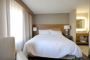 Desk, iron/ironing board, free WiFi, bed sheets - Candlewood Suites Beachwood Cleveland by IHG (Beachwood)