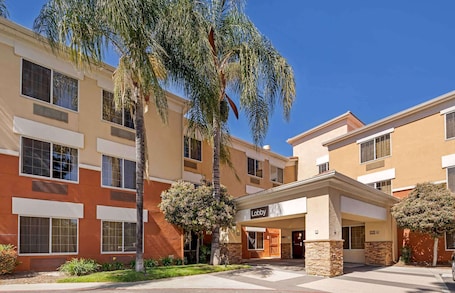 Exterior. Extended Stay America Suites Los Angeles Glendale