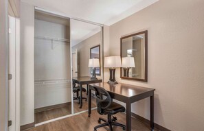 Suite, 1 très grand lit et 1 canapé-lit, non-fumeur