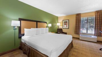 Studio, 1 trĂšs grand lit, non-fumeurs | Bureau, espace de travail pour ordinateur portable, Wi-Fi gratuit