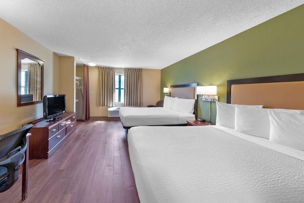 Studio, 2 Double Beds, Non Smoking | Desk, blackout drapes, iron/ironing board, free WiFi