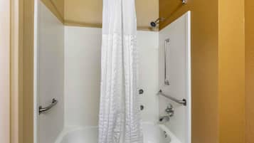 Combined shower/bathtub, free toiletries, hair dryer, towels